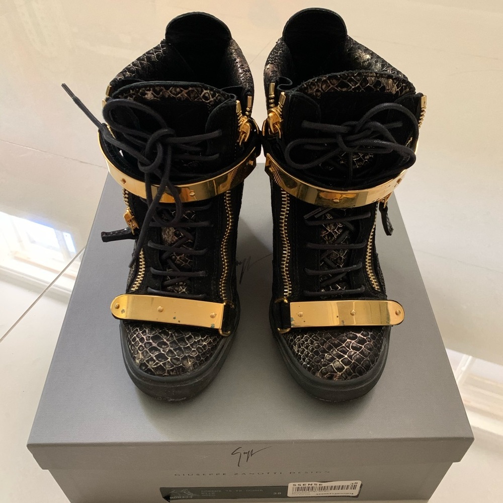 GZ sneakers